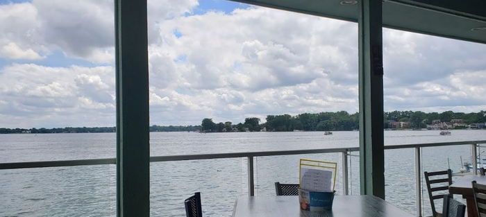 Dick Morris Chevrolet (Walled Lake Chrysler Plymouth) - Web Listing (newer photo)